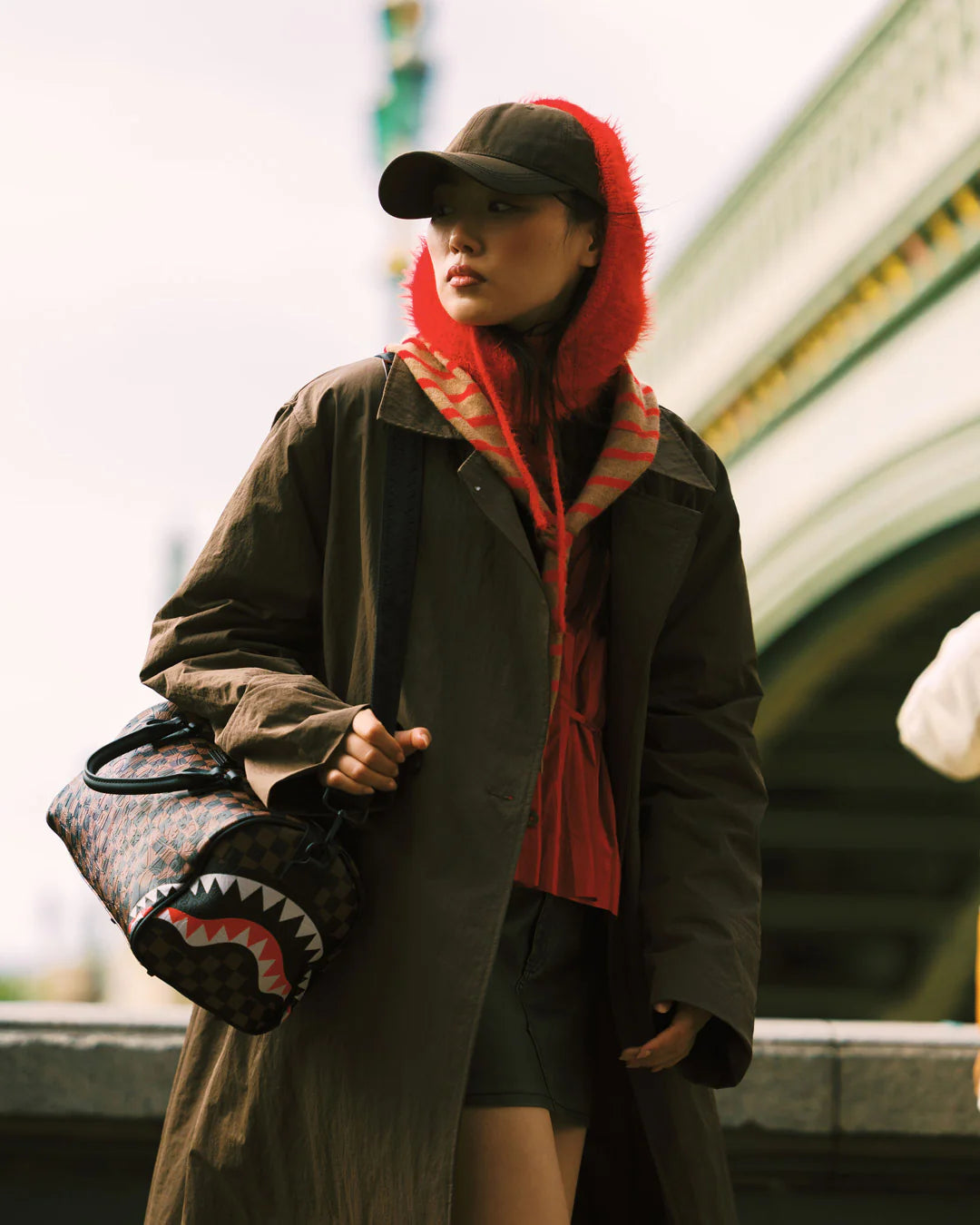 Sprayground Mini Duffle Sharks in Paris Multicolore 33x20x19 cm d8236