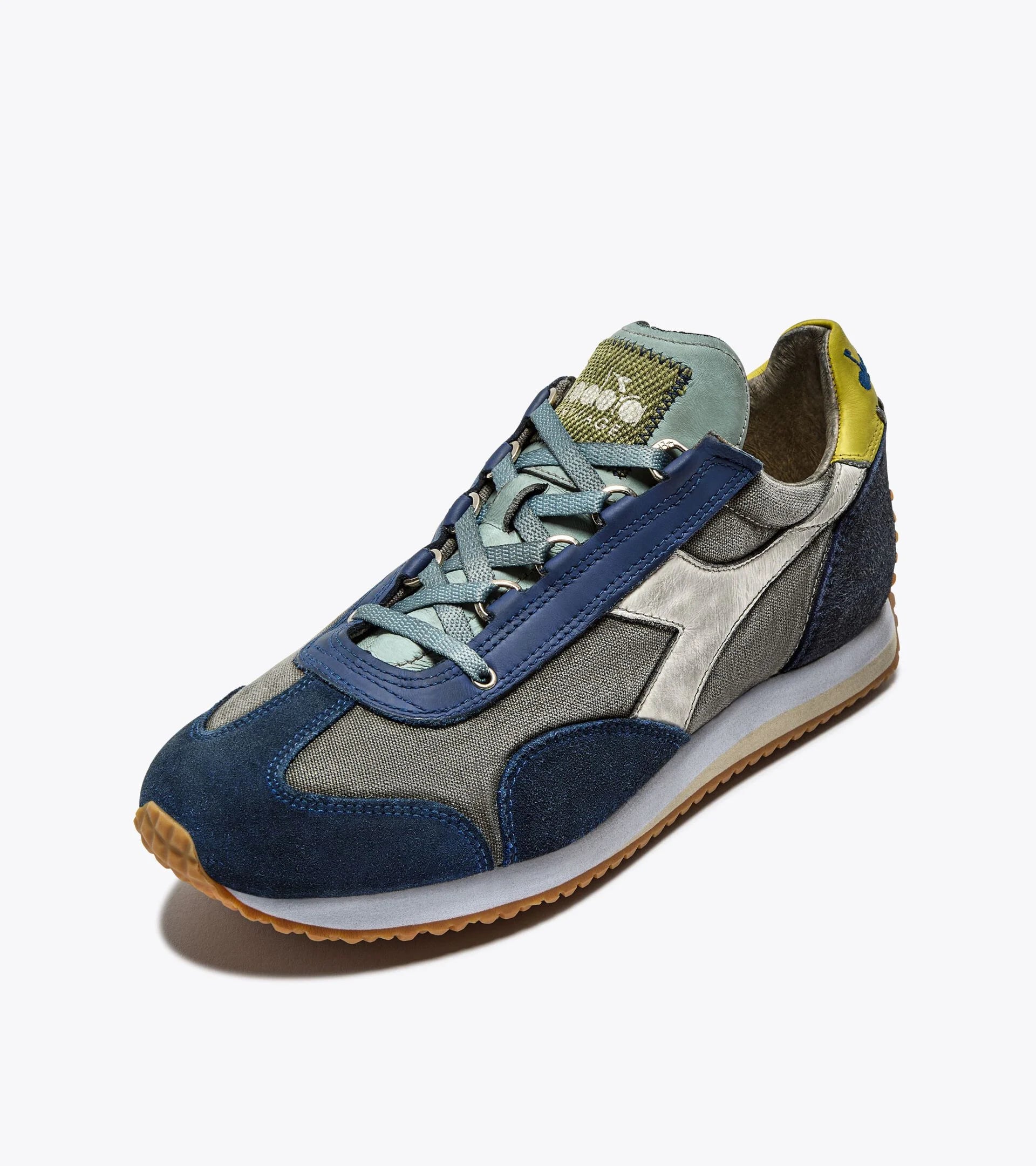 Diadora Heritage Scarpe Uomo Equipe H Dirty Stone Wash Evo 174736 Grigio Blu in Tela e Pelle Scamosciata colorazione Blu Nebbia (Numeric_42 Diadora Heritage Scarpe Uomo Equipe H Dirty Stone Wash Evo 174736 Grigio Blu in Tela e Pelle Scamosciata colorazione Blu Nebbia (Numeric_42