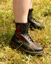 Dr. Martens Stivali Stringati 1460 Vonda Black Softy T in Pelle Nero Donna