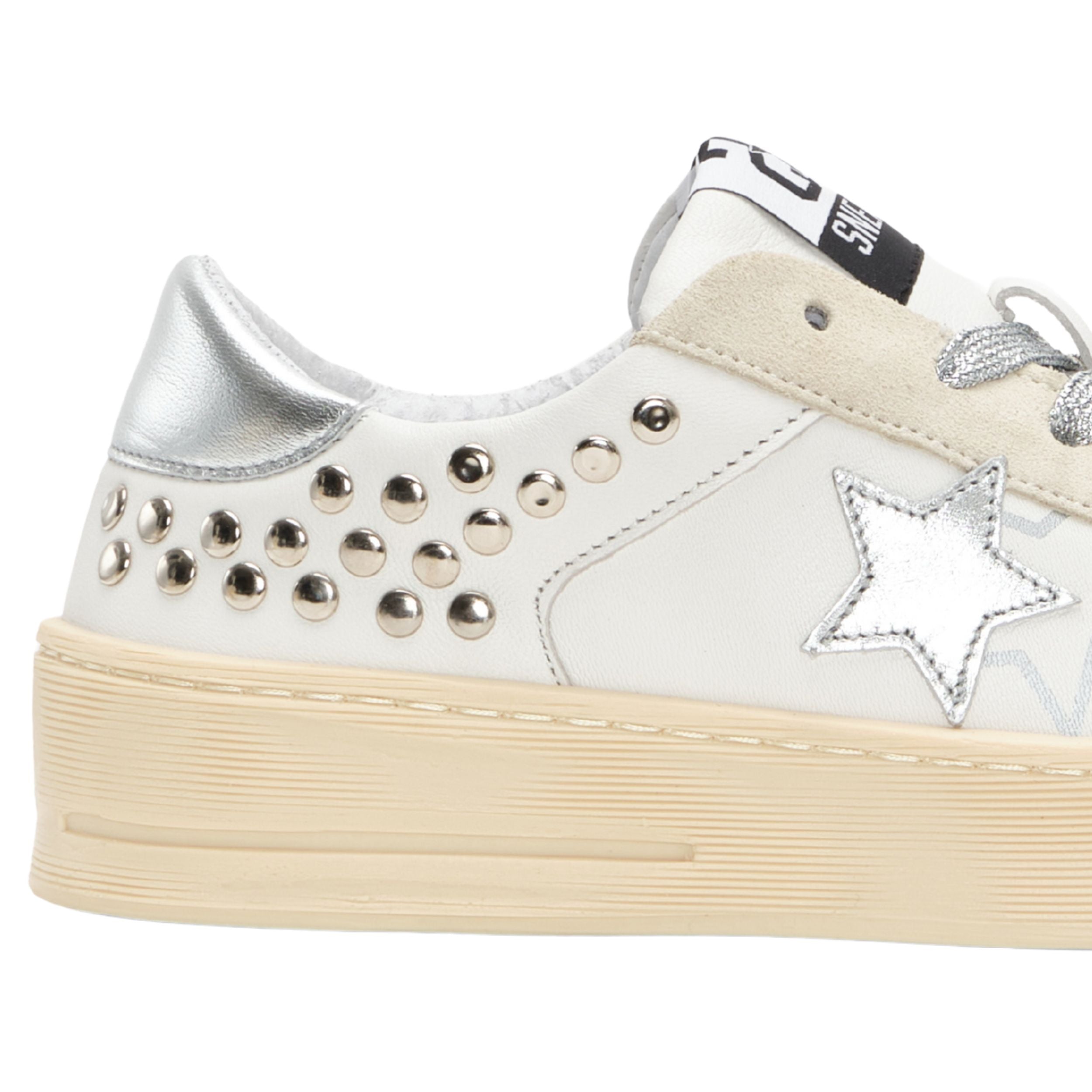 2Star Scarpe Sneakers Made in Italy artigianali Enjoy Star Pelle donna Bianco Borchie