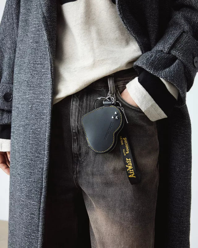 Dr. Martens Micro Borsa a mano Heart Black Kiev 11x10 cm Pelle Nero con Portachiavi