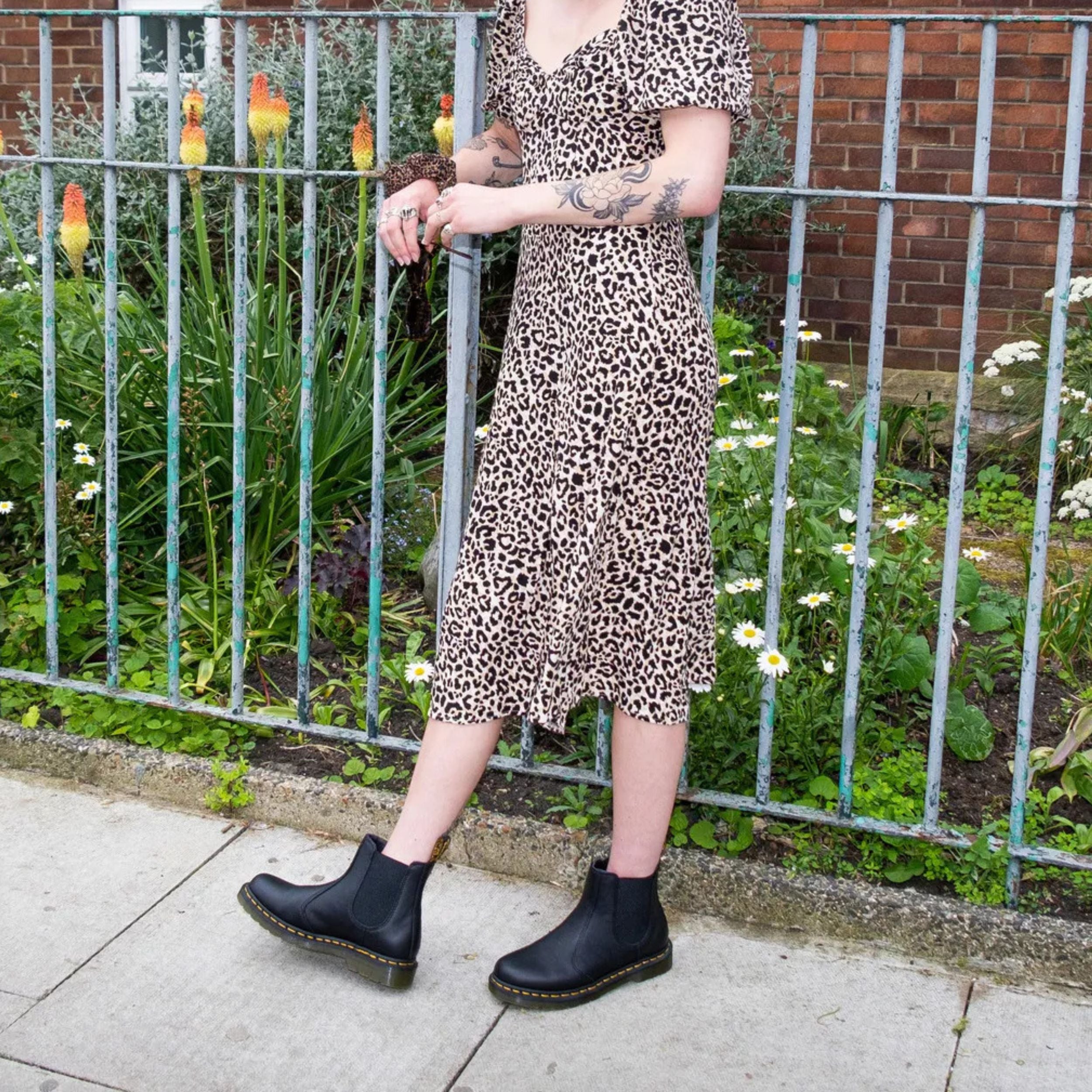 Dr. Martens Stivaletto Chelsea 2976 Black Virginia Pelle Nero Donna