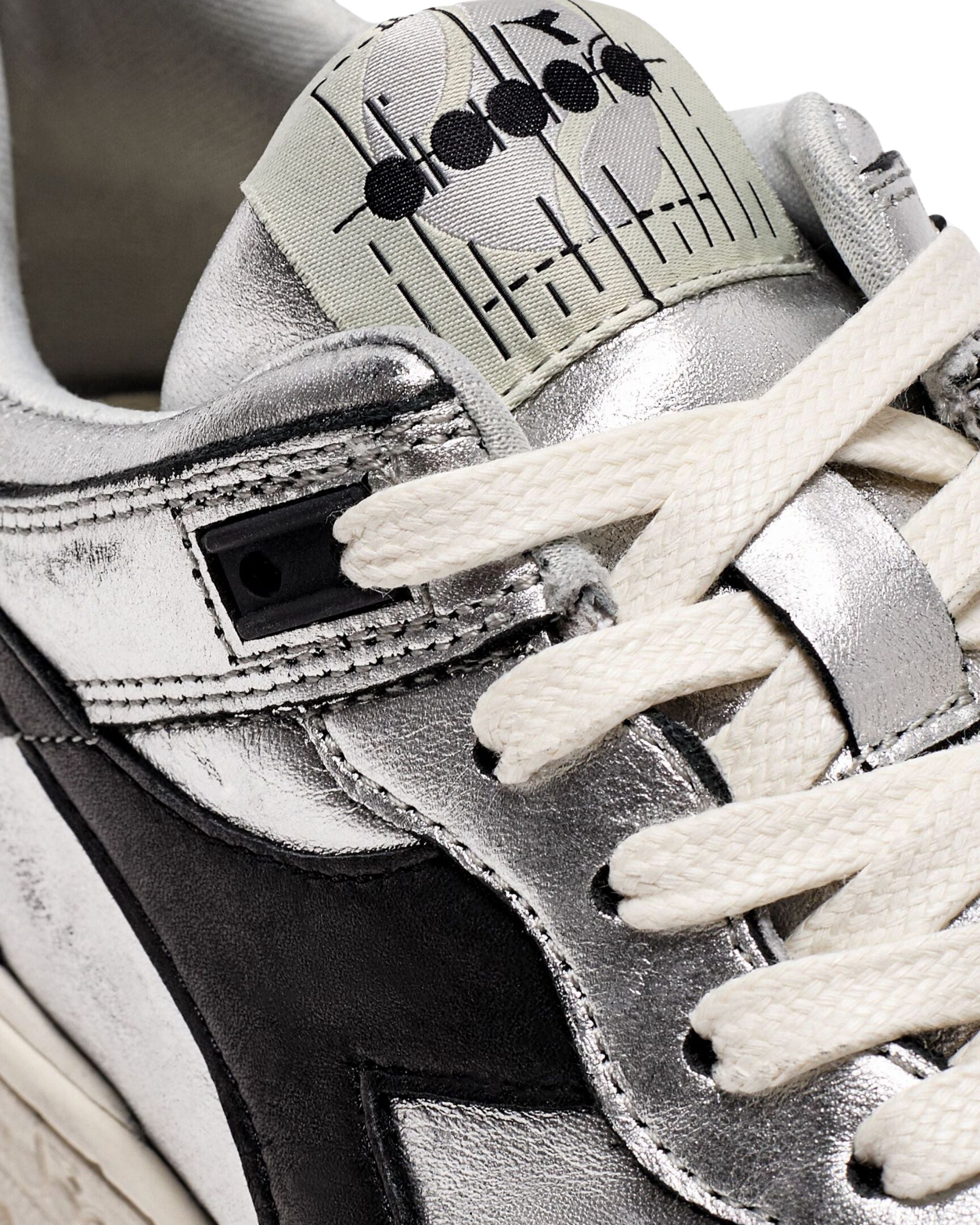 Diadora Heritage Sneaker In Pelle Laminata Argento Donna