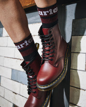 Dr. Martens Calze Athletic con Banda e Logo in Misto Cotone Nero Rosso Ciliegia Unisex