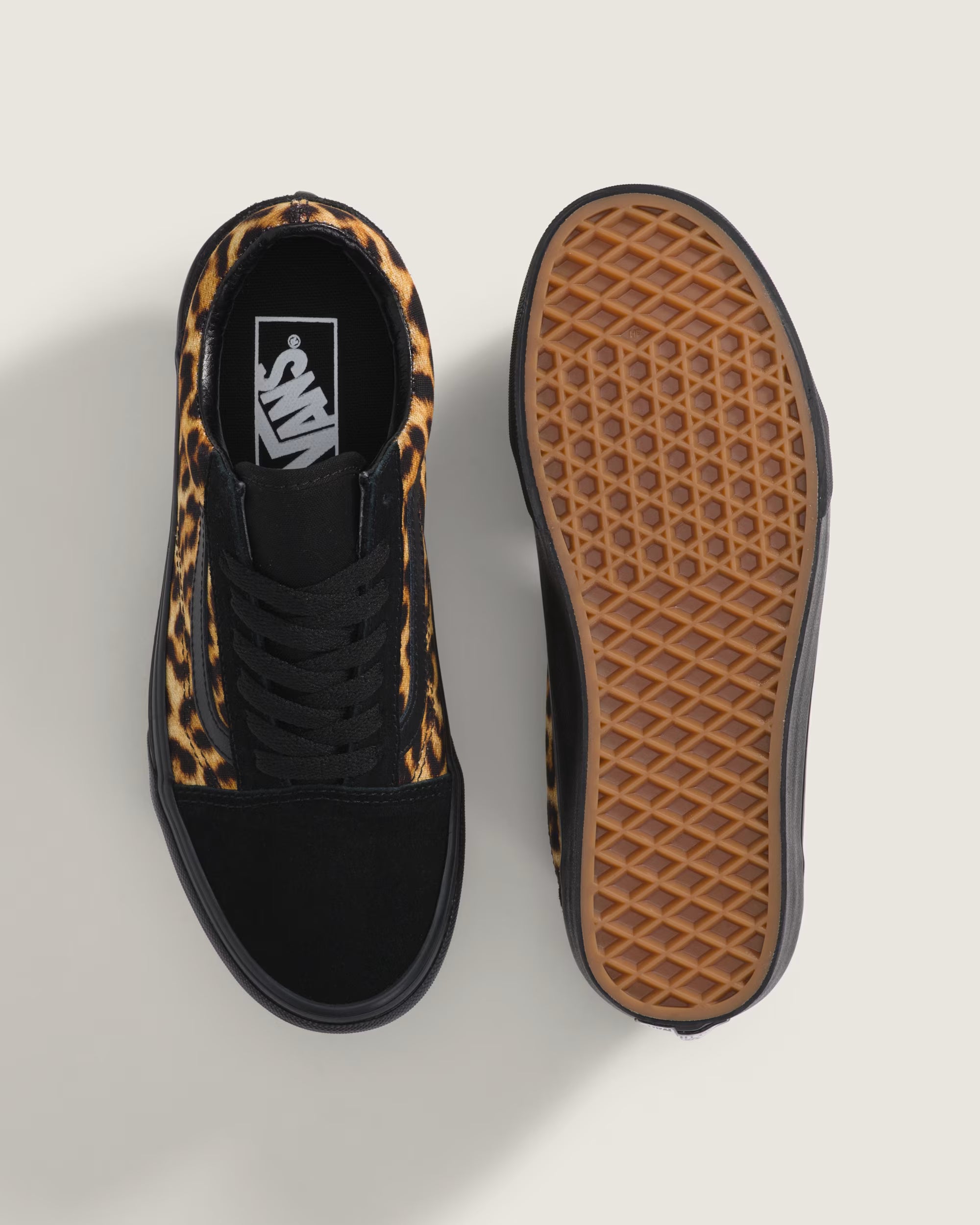 Vans Sneaker Donna Old Skool Tomaia Nero con Inserti Suede Trama Leopardato
