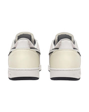 Diadora Magic Basket Low Tech in Suede White